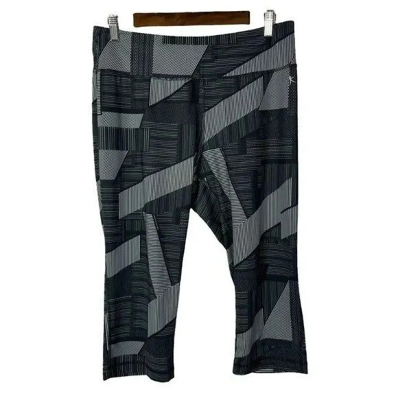 Danskin Gray & Black Geometric Cropped Capri Athletic Pants L - Picture 1 of 3